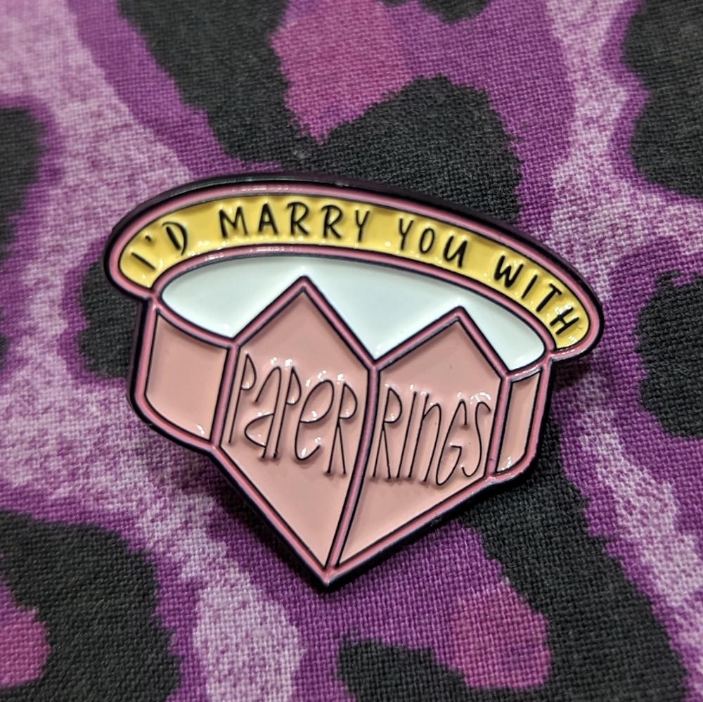 💍Taylor Swift - Paper Rings - Enamel Pin NEW